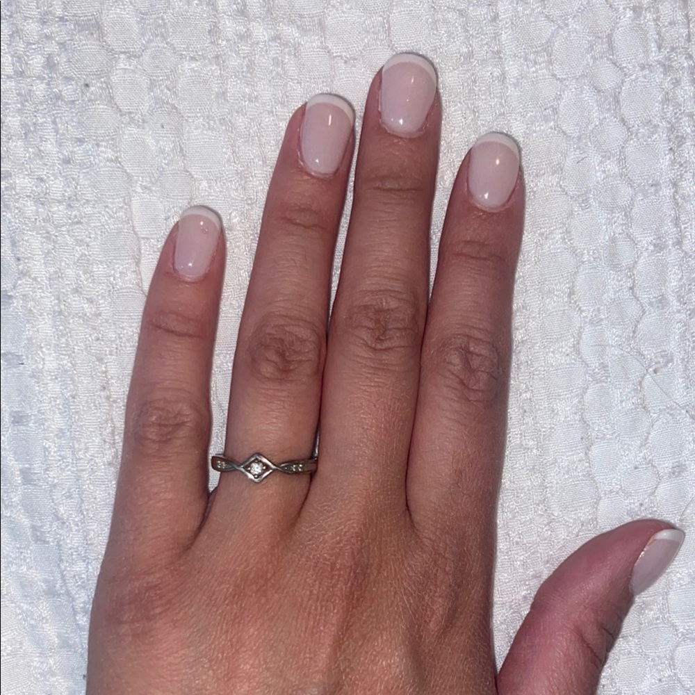 Elegant Silver Diamond Ring